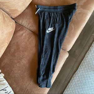Nike - capri length jogger